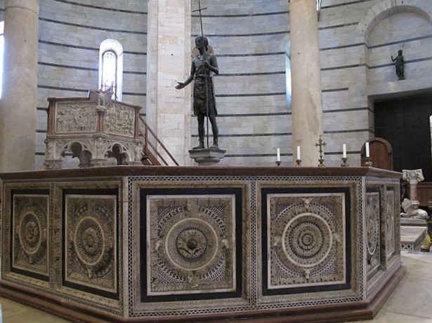 fonte battesimale Pisa